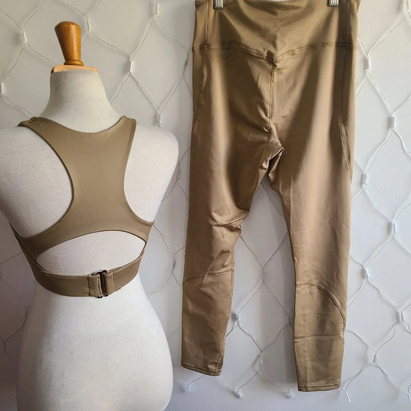 Workout Set / Bra Top and Leggings / Size Small (2 pieces) - Picture 5 of 6